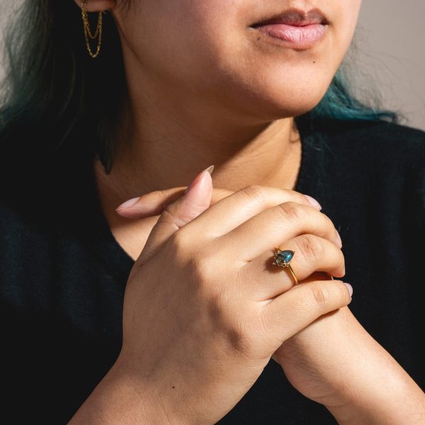 Solid Gold Labradorite Dew Drop Ring Discount - Image 4